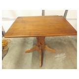 PEDESTAL TABLE