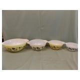 PYREX BOWL SET