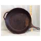 CAST IRON LODGE SKILLET
