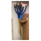 3 Spade handles
