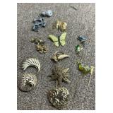Mixed lot of pins 1 hat pin 1 pair clip on