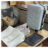 Suitcase & travel bags