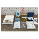 Flat misc jewelry