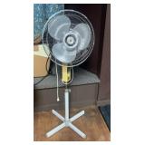 Pedestal fan
