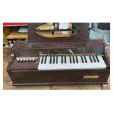 Magnus mini electric organ