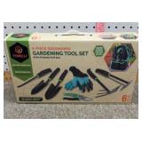 NIB 9 piece gardening tool set