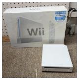 LARGE LOT Wii STUFF
