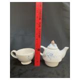 Pfaltzgraff Winterberry Teapot & Tea Cup