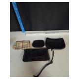 (4) Clutches & Kiss Lock Coin Purses