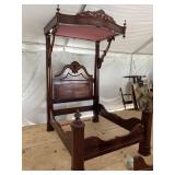 WALNUT VICTORIAN QUEEN HALF TEESTER BED