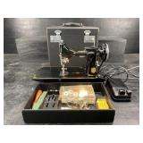 1950 SINGER FEATHERWEIGHT SEWING MACHINE IN CASE
