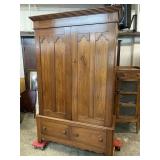 WALNUT VICTORIAN 2 PC LINEN PRESS