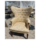 FAN BACK BARREL BACK CHAIR