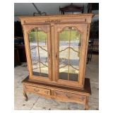 OAK COUNTRY FRENCH CHINA CLOSET