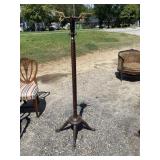 OAK TWISTED POST HAT STAND