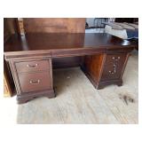 HAVERTY EXECUTIVE CHERRY DESK