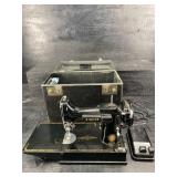 1955 SINGER FEATHERWEIGHT SEWING MACHINE IN CASE