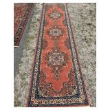 9FT 11IN X 2FT 8IN MACHINE MADE RUNNER