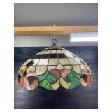 TIFFANY STYLE LEADED GLASS HANGING LIGHT SHADE