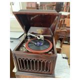 SONORA MAHOGANY TABLE TOP VICTROLLA