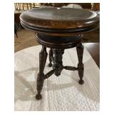 ROUND PIANO STOOL