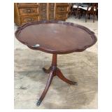 MAHOGANY PIE CRUST PEDESTAL TABLE