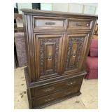 CARVED OAK GENTLEMANS CHEST