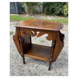 WALNUT MAGAZINE TABLE