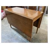 BIGGS SOLID MAHOGANY GATE LEG TABLE