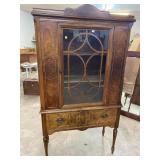 WALNUT SHERATON 1 DOOR CHINA CLOSET