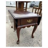 CHERRY QUEEN ANNE END TABLE