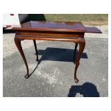 GORDONS FURNITURE SOLID CHERRY QUEEN ANNE TEA