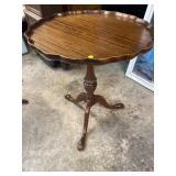 MAHOGANY PIE CRUST TABLE