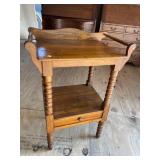 PINE JENNY LIND TOWEL TABLE