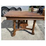 OAK SQUARE DINING TABLE