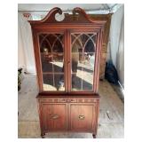 MAHOGANY 2 DOOR CHINA CLOSET