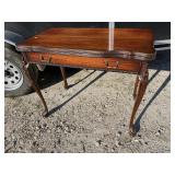 MAHOGANY SPOON FOOT FLIP TOP GAME TABLE