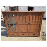 LARGE ARTS AND CRAFTS STYLE OAK FINISH