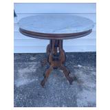 WALNUT OVAL VICTORIAN TABLE