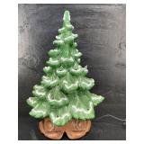 VINTAGE CERAMIC CHRISTMAS TREE WITH BASE. PLUG