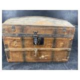 ANTIQUE MINIATURE OR DOLL TRUNK
