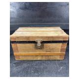 ANTIQUE DOLL TRUNK WITH NO TRAY