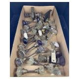 ASSORTMENT OF GLASS DOOR KNOBS AND LOCKS