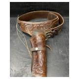 TOOLED LEATHER GUN HOLSTER BELT