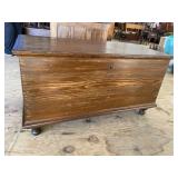 LARGE 18TH CENTURY PINE DOVETAIL BLANKET BOX