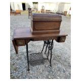 WHEELER AND WILSON OAK SEWING MACHINE