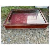 WOODEN TABLE TOP SHOWCASE