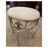ROUND IRON BASE STOOL
