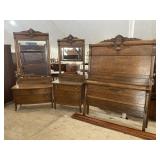EXCEPTIONAL OAK 3 PC HIGH BACK BEDROOM SET