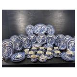60 PIECES OF BLUE WILLOW CHINA